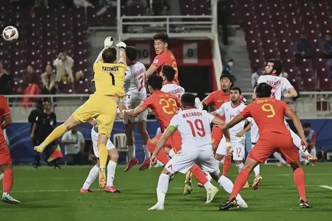 李璇点评亚洲杯裁判：中国足球在国际足坛面临卑微生存环境